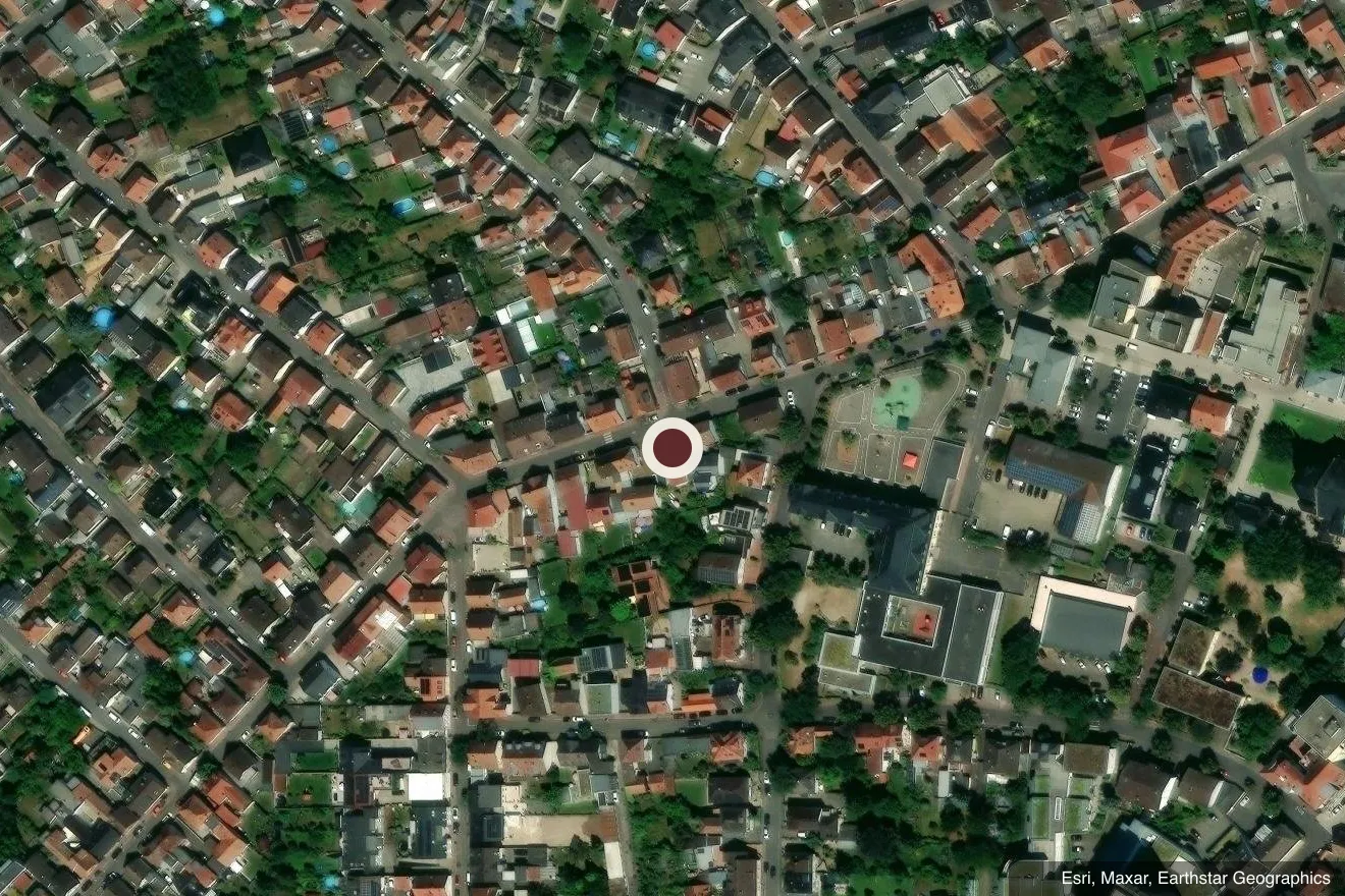 Satellitenbild der Lampertheimer Straße in Viernheim mit einer Markierung am Haus, Entwurf